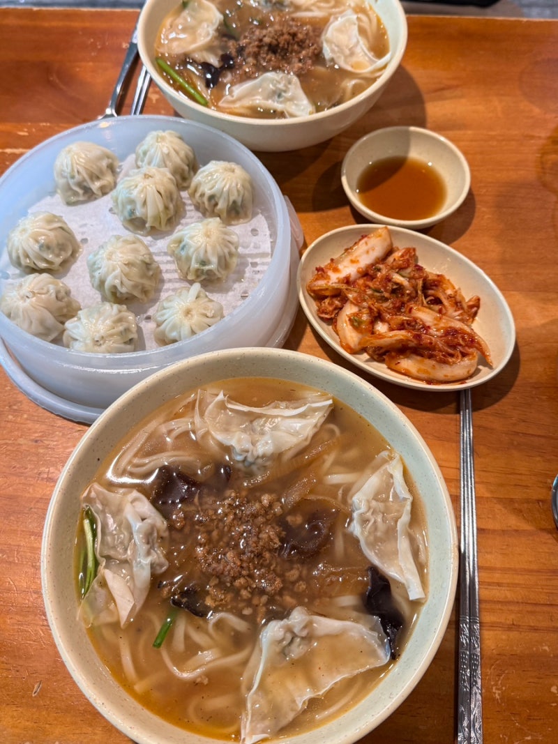 이태원 맛집 명동교자 칼국수 만두 평일 웨이팅 후기