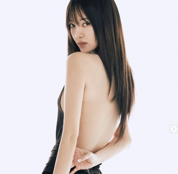 효리수 활동 끝나자마자 어디 갔나 했더니.. 발리 거리 한복판 뒤집어놓은 자유영혼의 파격 ....