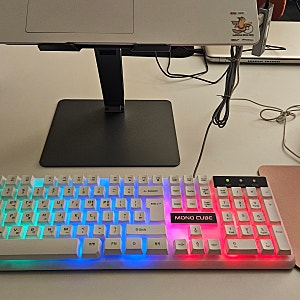 다이소 7색 LED 유선 키보드 후기 5천원으로 이 정도? 직접 써본 장단점
