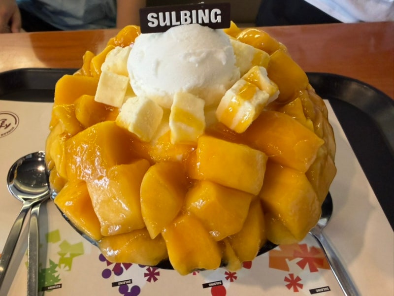 망고 덕후들 당장 진행시켜! 설빙 '애플망고치즈설빙' 치즈랑 망고가 멱살 잡고 캐리하는 미....