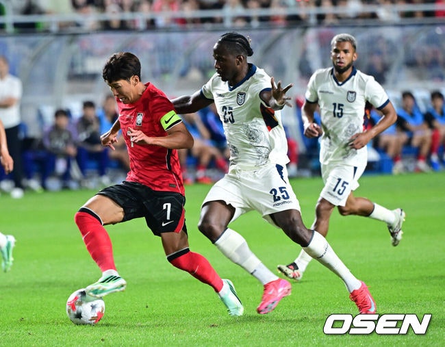 모레노호 데뷔전 3-0 완승! 이강인 빠진 한국, 손흥민·오현규 투톱 통했다