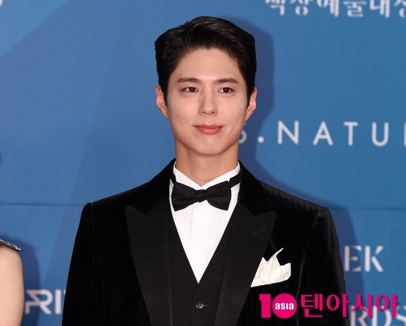 박보검, 이승철 40주년 무대서 피아노 연주…'내가 많이 사랑해요' 깜짝 듀엣