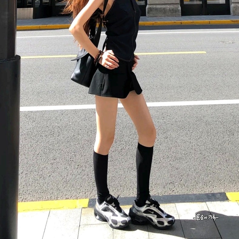 나이키 에어맥스 뮤즈 굽 높이 블랙 실버, 24cm 기준 5cm로 높이감 확실한 실루엣