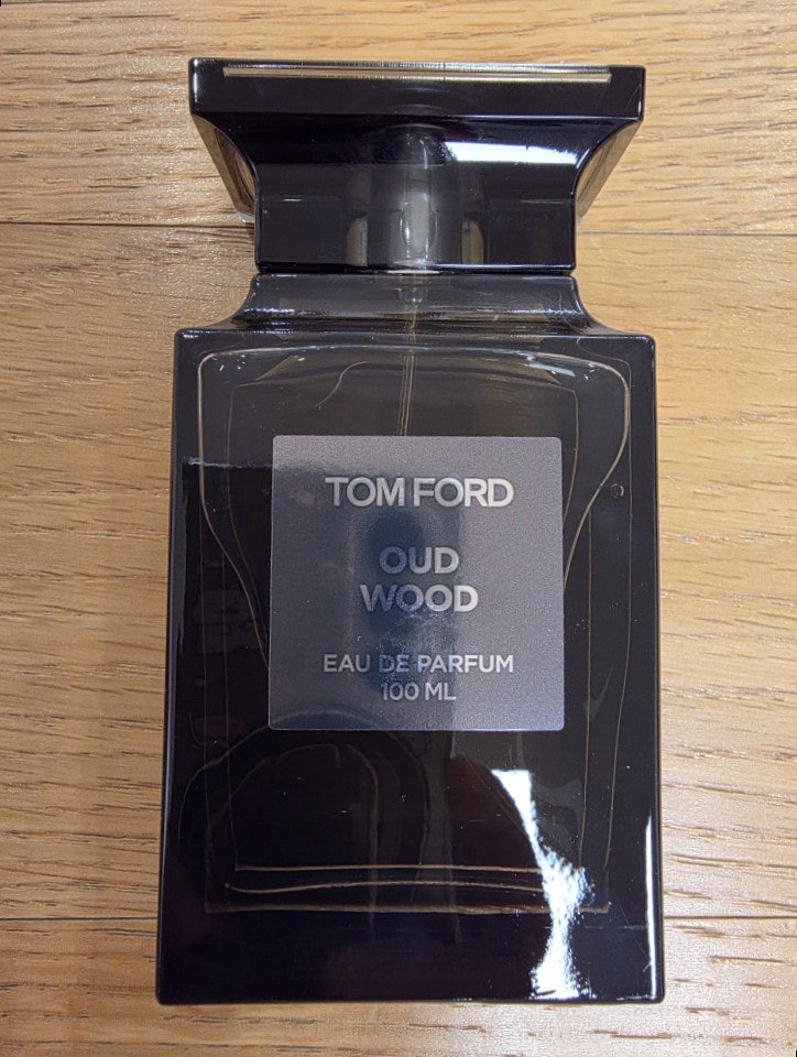 톰 포드(TOM FORD) 오드 우드(OUD WOOD) EDP 후기 | 첫 향은 묵직했는데, 잔향이 왜 이렇게 좋지?