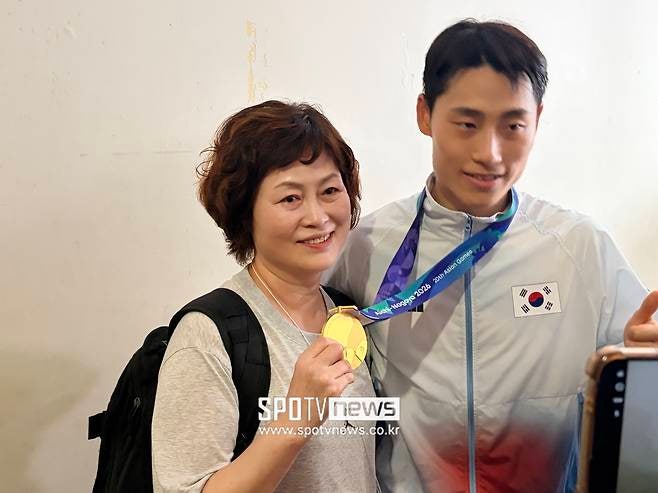 테크볼 이준석, 정규직 걷어차더니 결국 아시아 1등 됐다