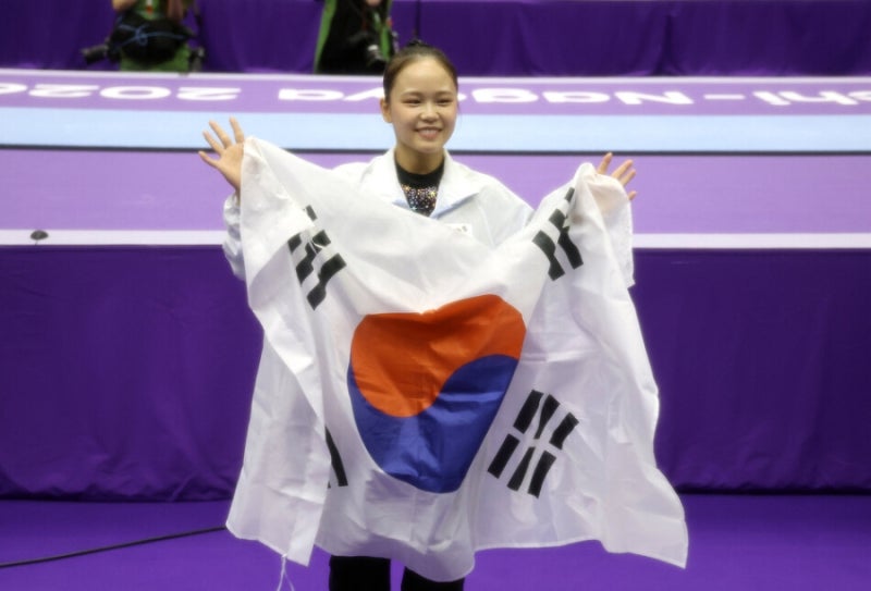 여서정 8년 만에 아시안게임 금메달,북한 안창옥 꺾고 여자 도마 정상 탈환
