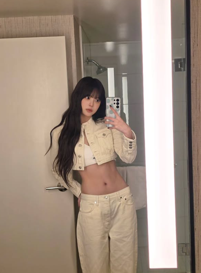 "When Did Our Manchae Grow Up So Much?" LE SSERAFIM's Hong Eunchae's Aura Completely Transformed in an All-White Crop Top Look