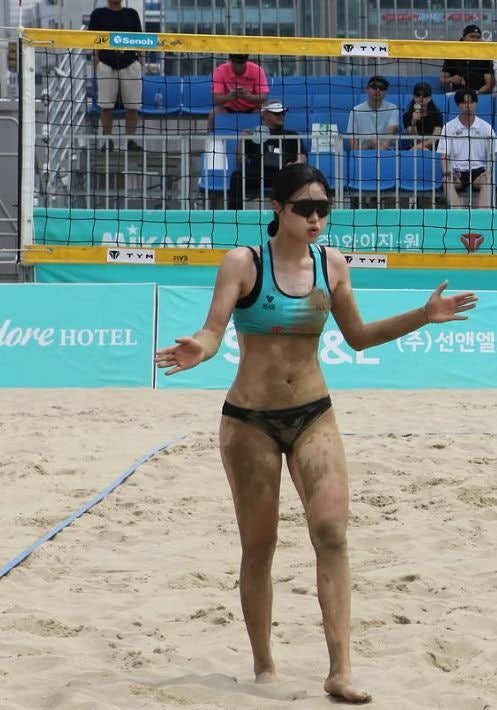 “노출병 걸렸냐” 악플 시달린 비치발리볼 신지은, AG 첫 승으로 반전