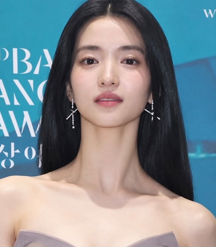 김태리 승모근 변화, 왜 더 우아해졌을까? 어깨라인 관리법