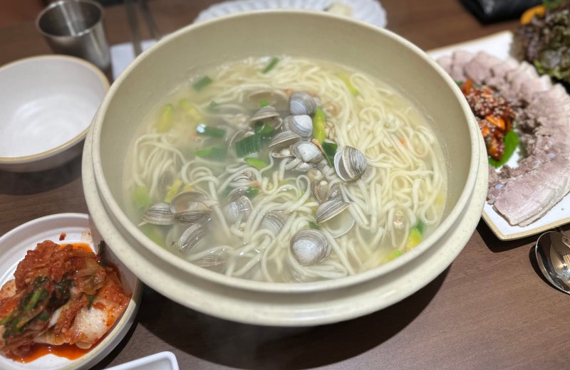 광안리 맛집 부산칼국수보쌈집｜보쌈에 조개 칼국수까지 맛있는 신상맛집