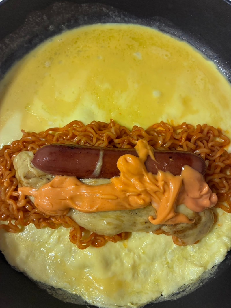 명동 불닭 오믈렛 | 불닭 볶음면 소시지 계란말이 홈 쿡 레시피 활용법 추천