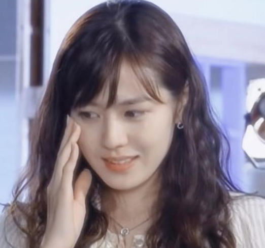 Son Ye-jin's Teenage Face, I Thought It Was a Stand-in... It Revived 'The Classic' from 23 Years Ago