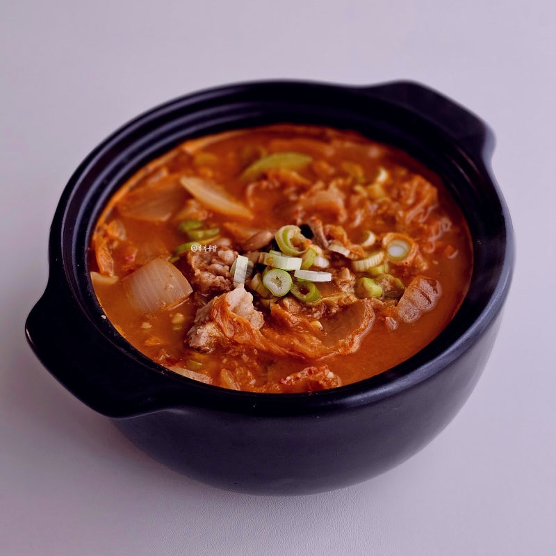 돼지고기와 신김치 듬뿍 넣어 냄새 잡은 청국장찌개 황금레시피