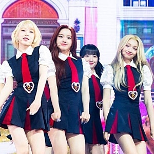 유니스 결국 2년 6개월 활동 마무리, 마지막 신곡 ‘Milky Way’에 담은 진짜 의미