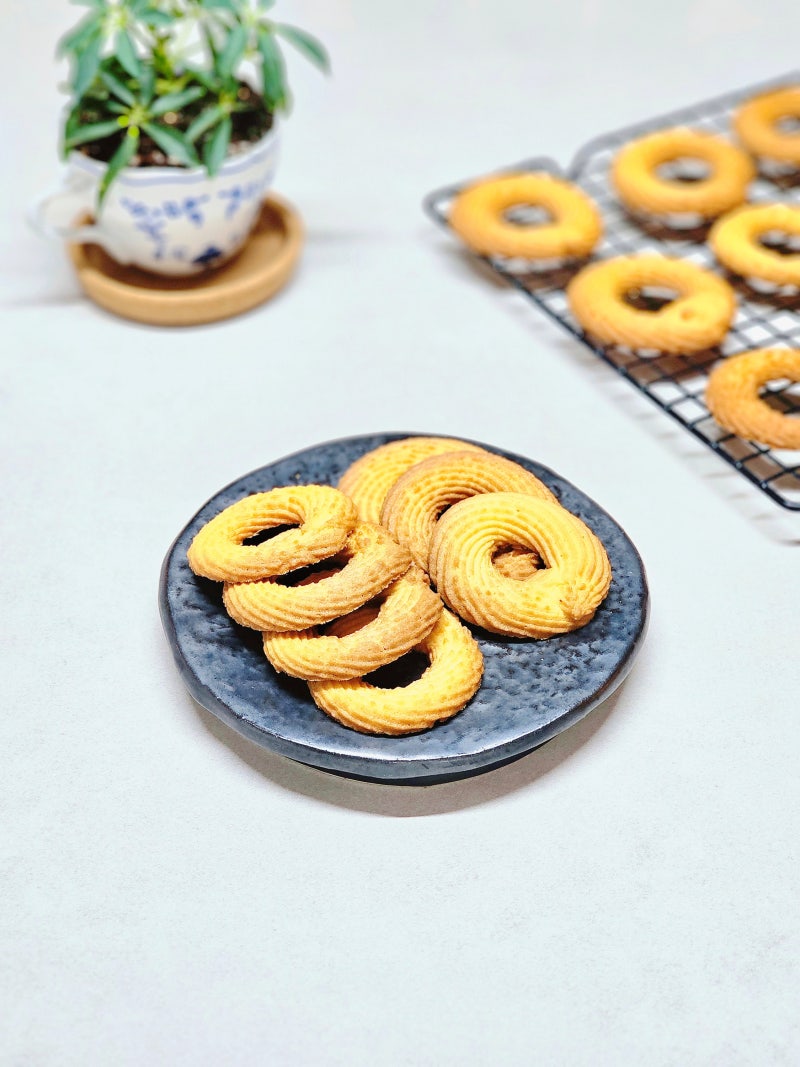 커피에도 잘 어울리는 황치즈 버터링 쿠키 만들기 홈카페 디저트
