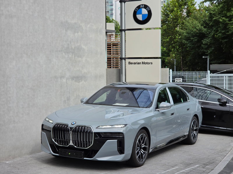 1억 5천부터 시작하는 2026 BMW 7시리즈, 대체 뭐가 다를까? 가격 제원 포토 정모 모의견적 할인