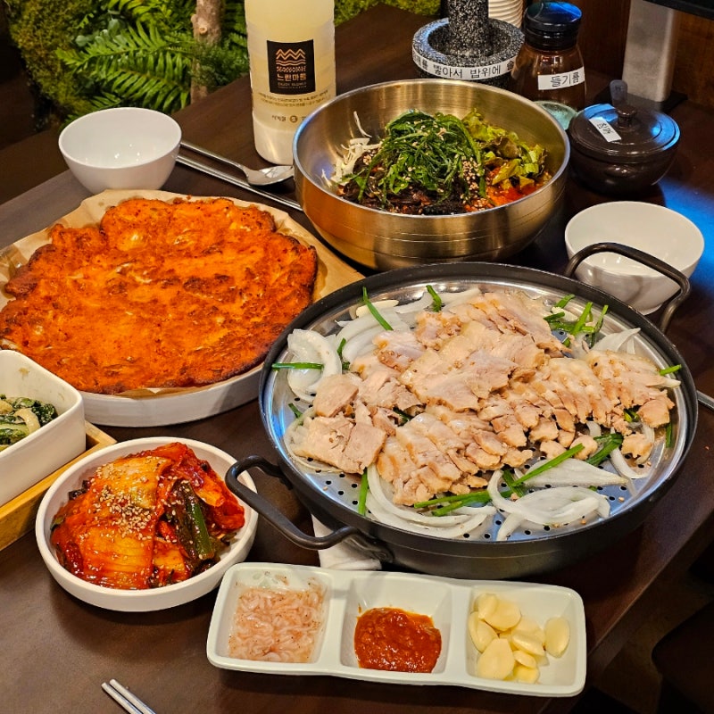 서울식물원 러닝 후에 저녁 보쌈세트 발산 마곡 맛집 소복집 김치전에 막걸리까지 한잔하기 ....