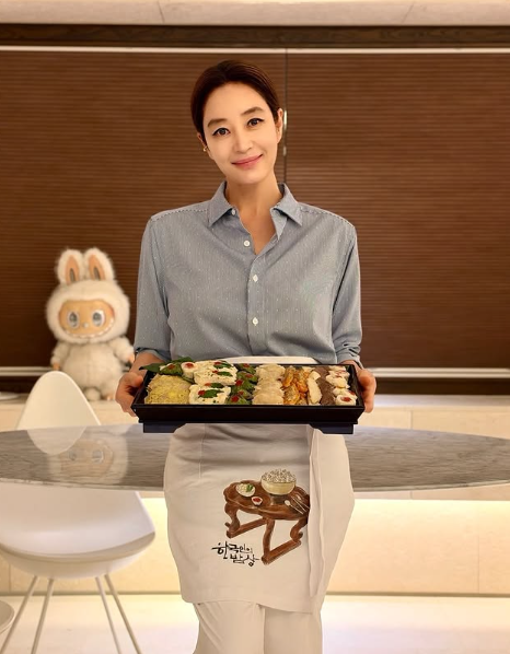 김혜수 근황 충격, '한국인의 밥상' 앞치마 두르고 나타나 시선 집중시킨 이유!