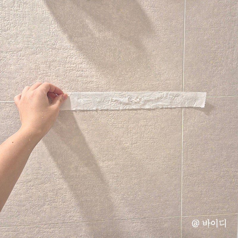 욕실 줄눈 곰팡이 제거 방법, 젤타입 세정제로 타일 줄눈 청소
