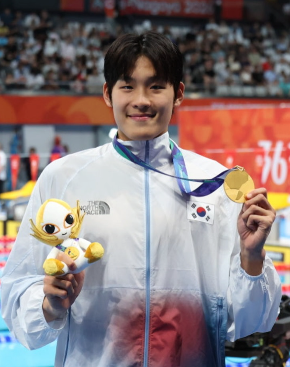 2026 나고야 아시안게임 김영범 수영 금메달: 자유형 50m 대회 신기록 질주