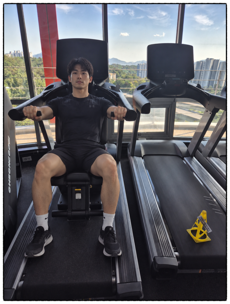 헬스 초보 가슴 운동 순서, 벤치프레스부터 하면 안 되는 이유｜머신으로 시작하는 기본 루....
