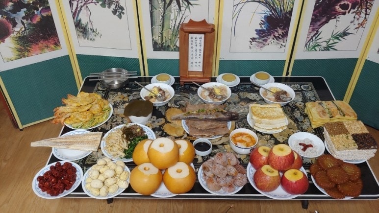 차례상 음식 6가지만 올려도 충분…장보기 돈·전 부치는 시간 줄이는 추석 상차림