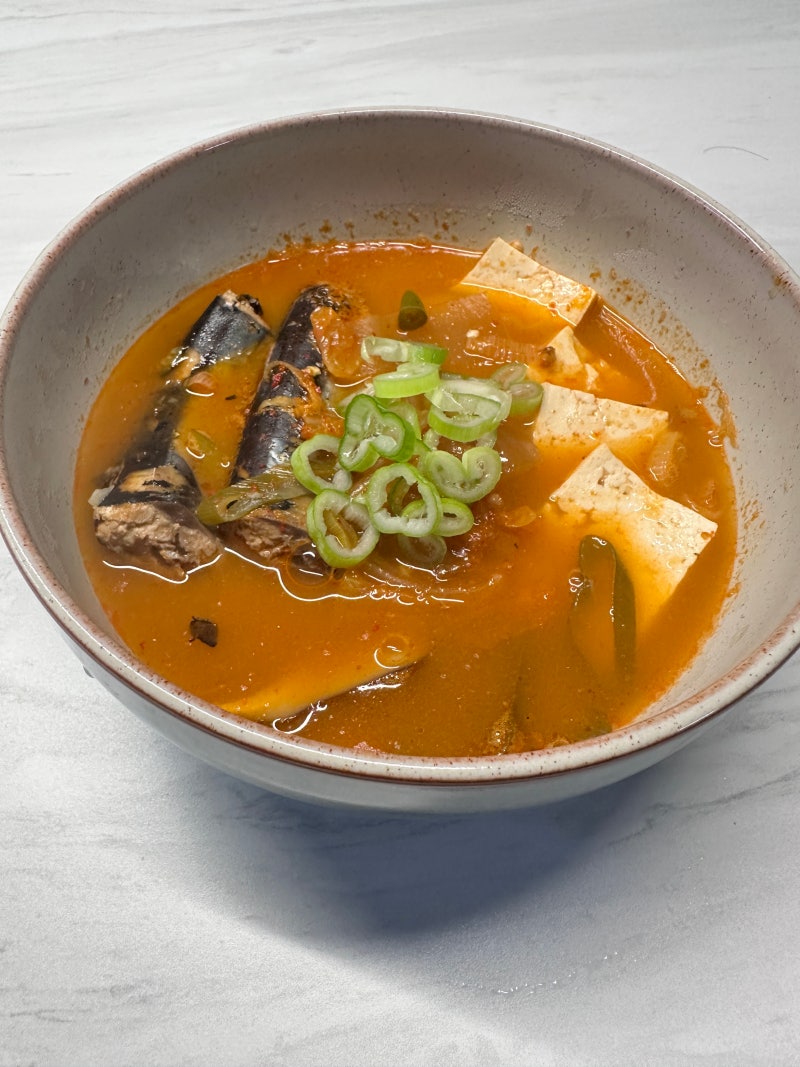 원팬 묵은지 꽁치찌개 만들기｜초간단 황금레시피