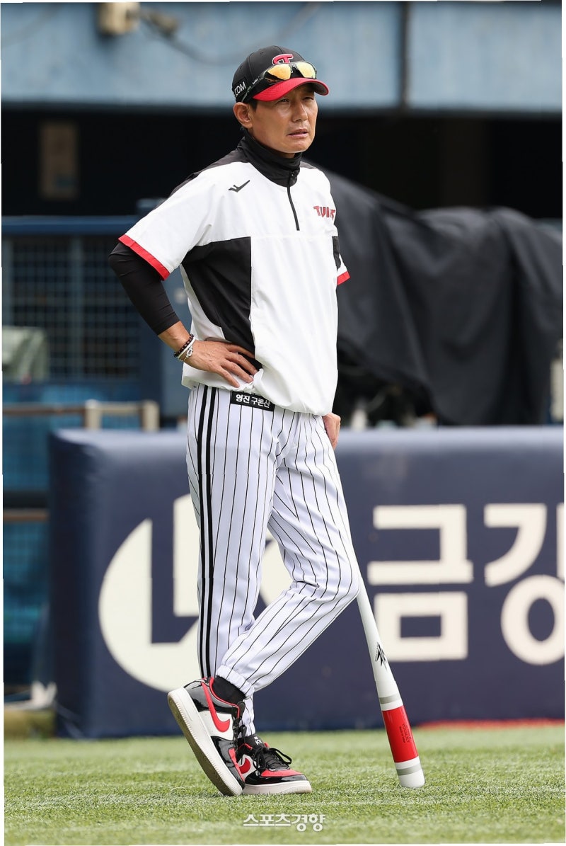 염경엽 감독, 4심 합의 판정 번복 이끌어낸 극적인 순간!