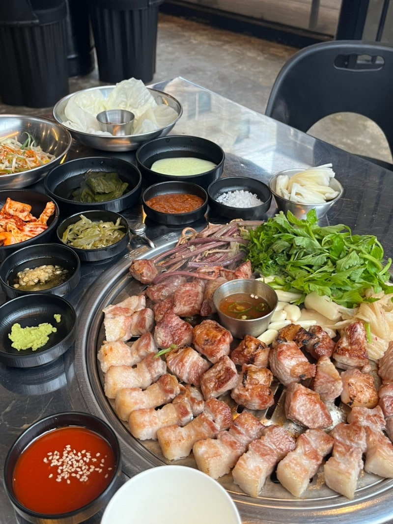 서산 호수공원 삼겹살 맛집 고기가 구워서 나오는 돈필살 후기:)