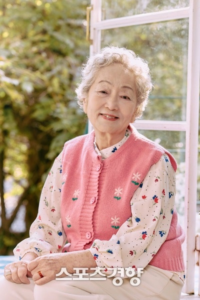 김영옥 89세, 아이유 MV 연기, "표정으로만 감정 표현, 어렵지만 재밌다" 직접 밝힌 소감