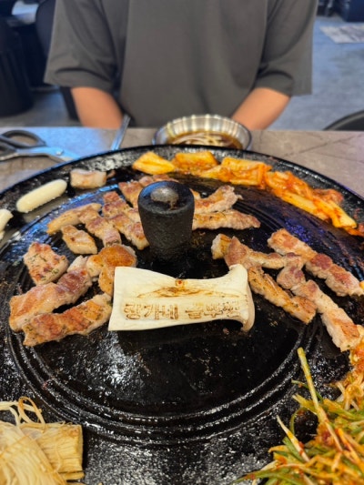 수원역 고기집 장가네솥뚜껑 ｜가성비 삼겹살 목살 단체모임 추천