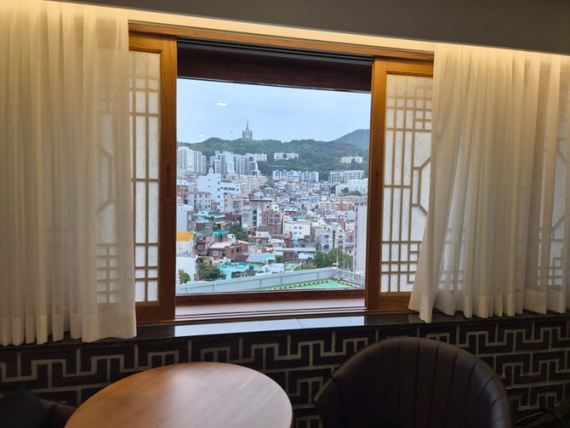 [Busan] Traveling with a Baby: Honest Review of Commodore Hotel Busan's Remodeled Premier City View Twin Room