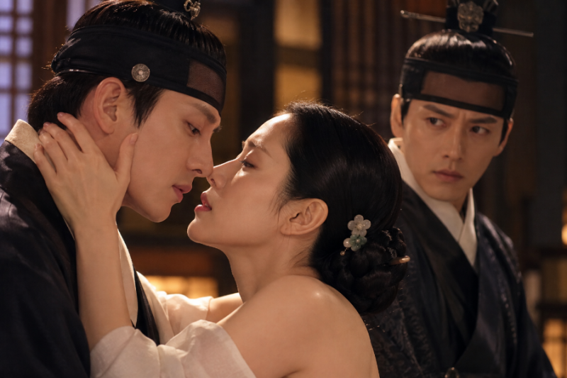 여…여보, 여긴 웬일이야” 손예진♥지창욱 키스 직전 나타난 현빈? 알고 보니 더 웃겼다