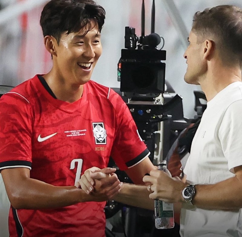 모레노 데뷔전 3-0 완승, 손흥민 프리킥까지 터졌다…달라진 한국 축구?