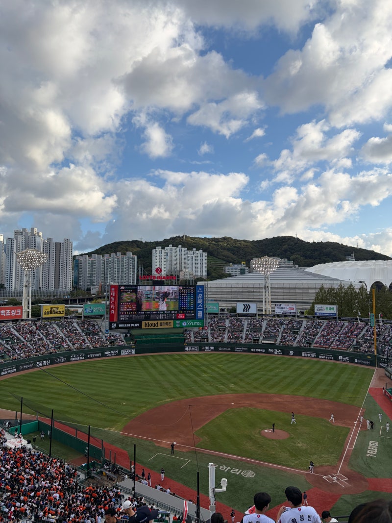 부산 사직야구장 좌석 및 먹거리 추천, 중앙상단석 56블럭 18열 시야 후기