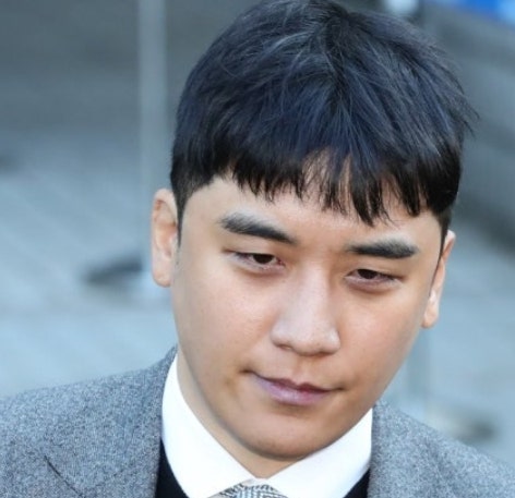 "조폭·피바다 살해 협박" vs "먼저 안 나가 화나 병만 들었을 뿐" 승리 특수폭행 혐의 진실 공....