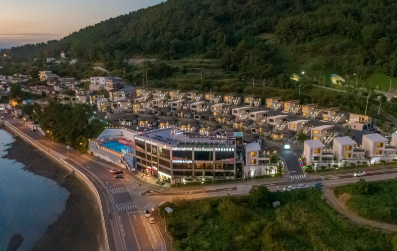 Sacheon Arte Resort: Breakfast, Pool, and Riel Guide