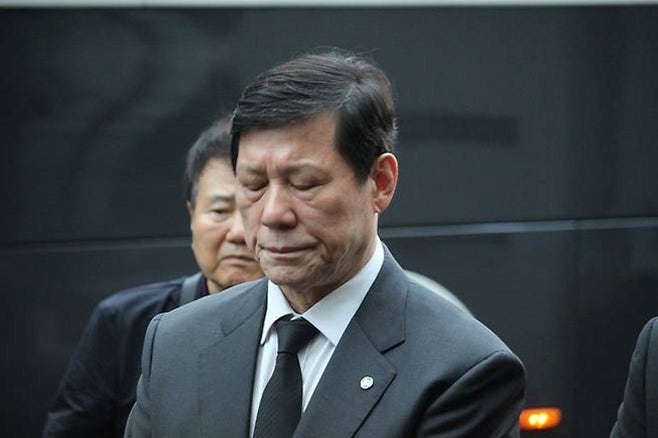 “아시안게임 금메달 부탁해요” 이승엽 코치, 허구연 총재와 한일전 하루 전 만남