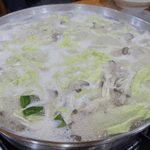 바지락 해감이 이렇게 깔끔할 수 있나? 안양 동편마을 명가손칼국수