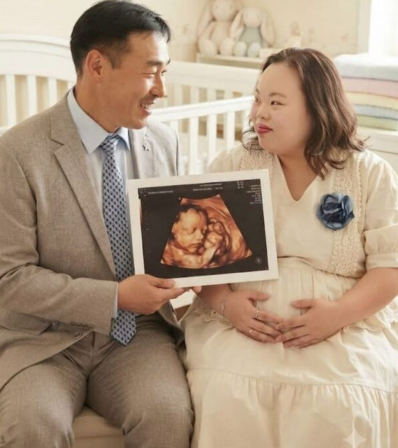 서은혜 조영남, 임신 발표 초음파 사진 들고 전한 결혼 1년여 만의 소식