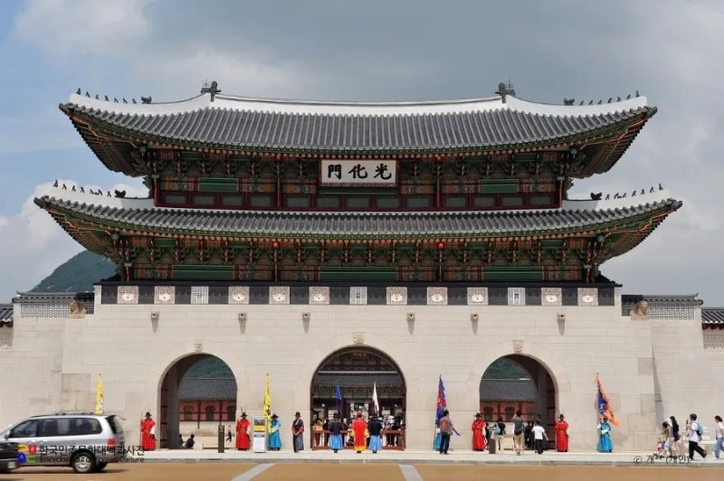경복궁 근처 맛집 연계 코스! 경복궁 야간 개장 한복남 대여 팁과 물품보관함 위치 완전 정복