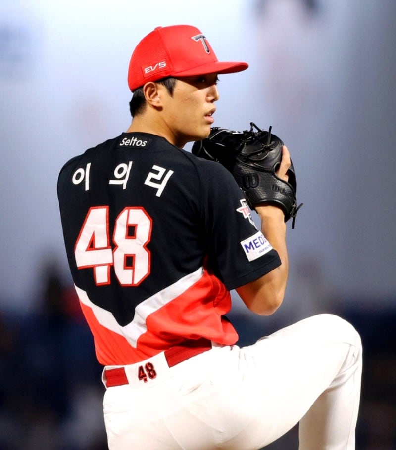 [KIA 타이거즈] 끝내기 맞았다고 우려? 이의리 158km 폭격, 가을야구 잔혹사 끝낸다