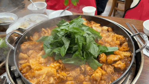 가평 아침고요수목원 근처 맛집·카페 코스｜밤나무집춘천닭갈비부터 갓구운빵장수까지