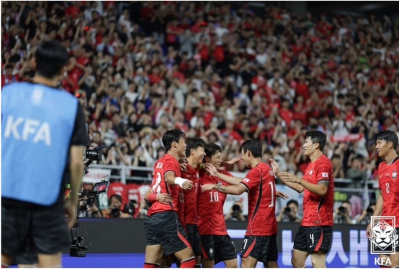 모레노호, 화려한 출발! 축구국가대표 데뷔전서 에콰도르 3-0 완파정식감독 될까??