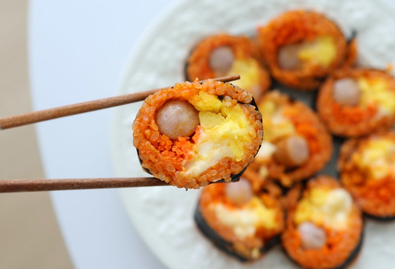 "명동에서 줄서서 먹는 그 음식!" GS25 불닭치즈오믈렛김밥 후기