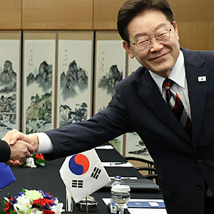 북한군 포로 2명 한국 왔는데 정부는 비공개…9월25일 젤렌스키 공개 뒤 상황이 달라졌다