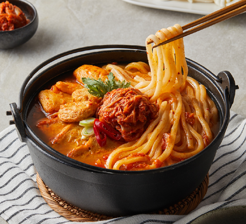 삼진어묵 얼큰 김치우동전골 후기, 5900원 밀키트 국물맛 반전 있었습니다