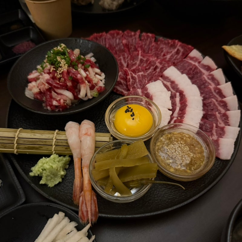 부산 맛집 광안리 차돌육회와 당일도축 뭉티기가 기깔난 분위기 좋은 술집 '광안리 장손육회....