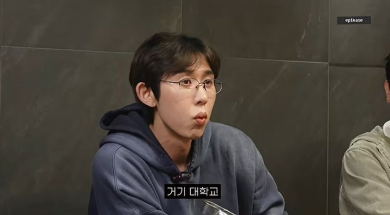 "미쳤다..국가대표급 엄친아" 코드쿤스트 동생 스펙 어떻길래
