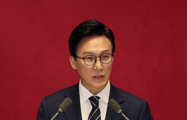 [속보] ‘민주당의 한동훈’ 될까…김민석 앞에 놓인 세 개의 산